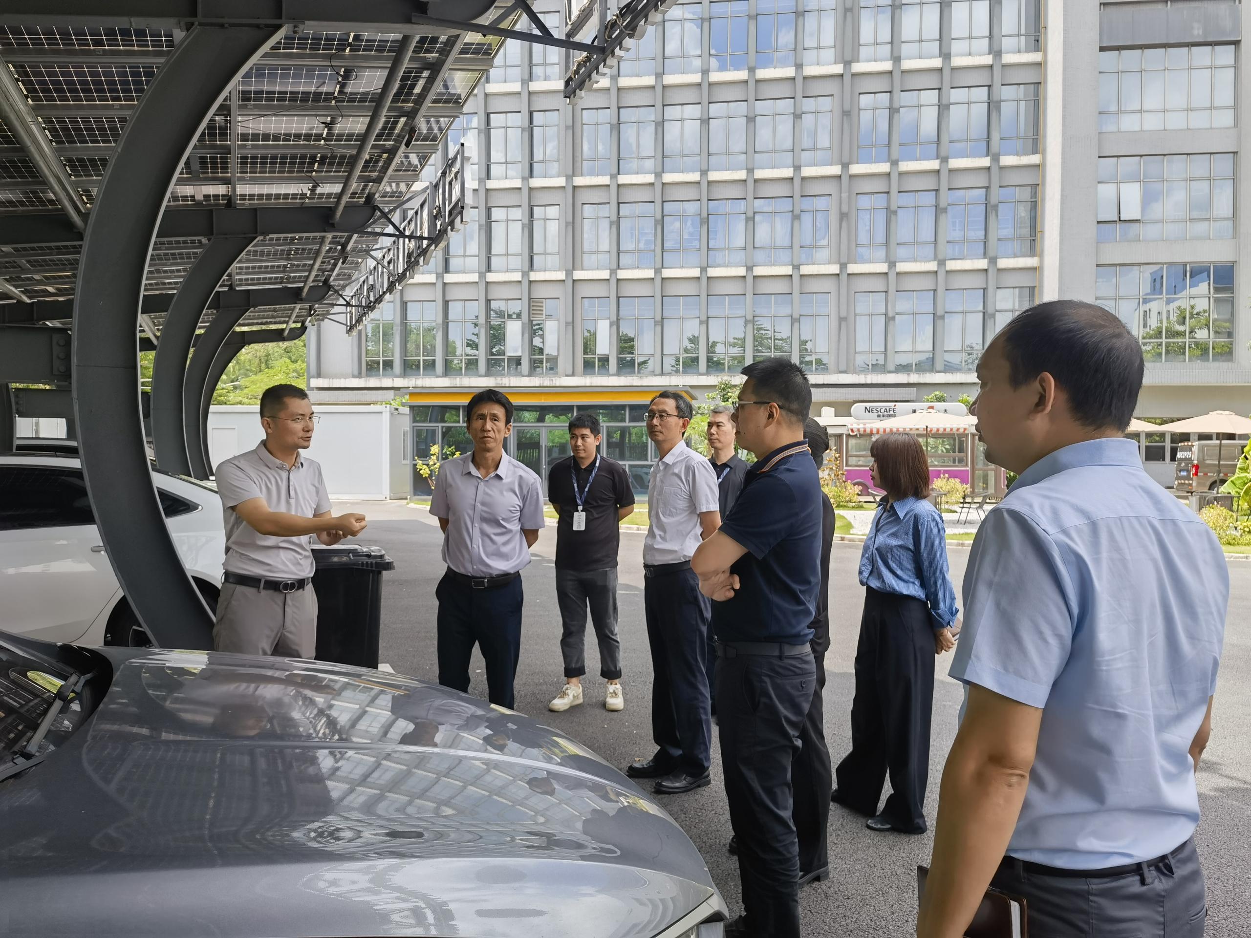 深物业集团一行莅临jinnianhui今年会考察交流，共筑“绿色低碳”新篇章